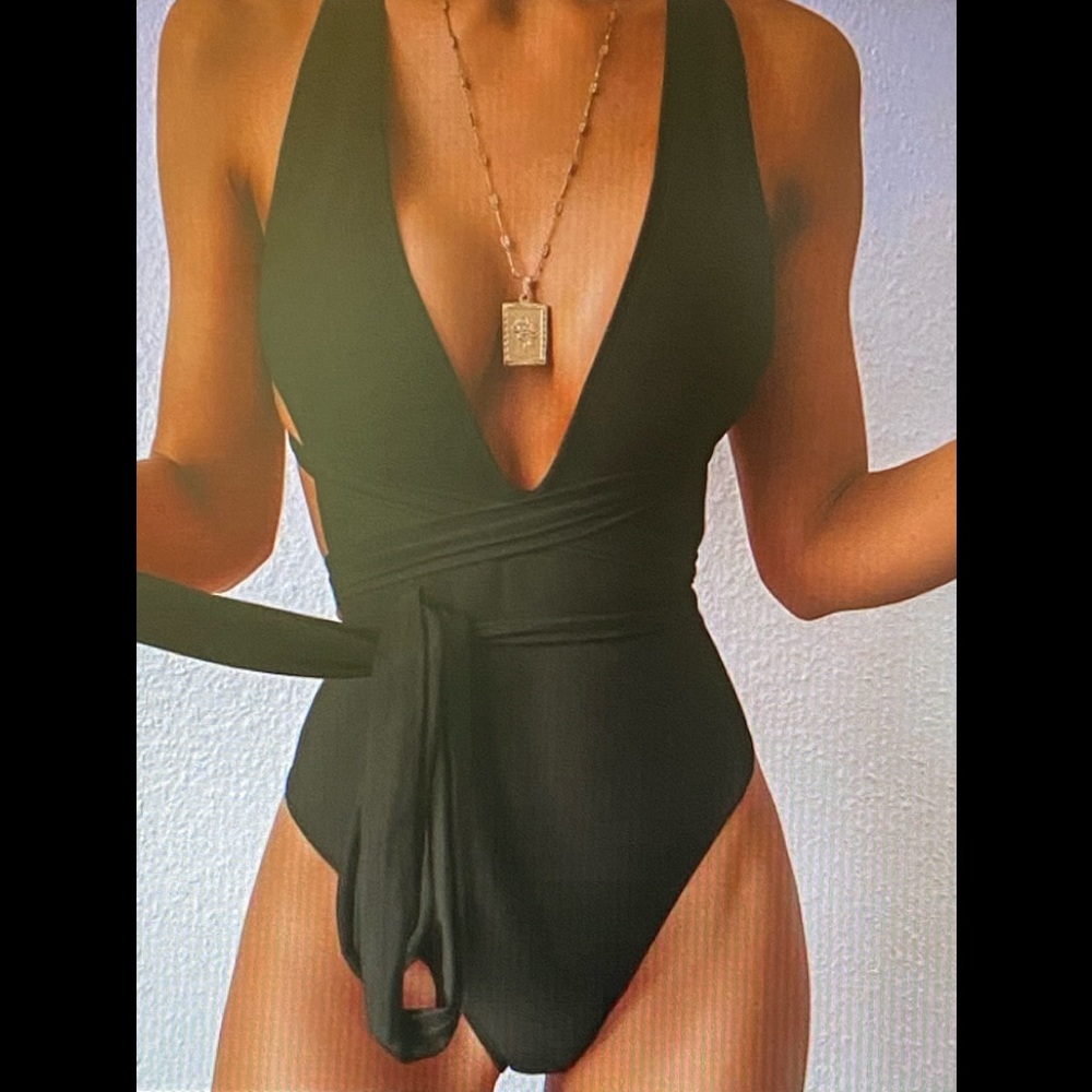 •Shien Deep V-Neck One Piece Swimsuit